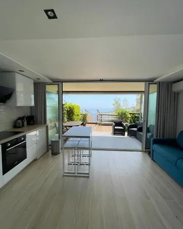 Sea View *